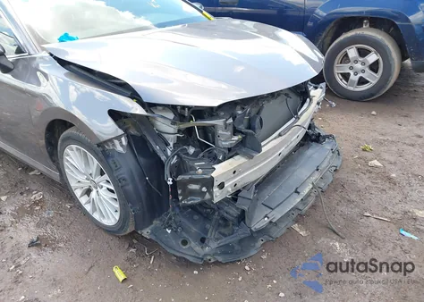 2019 Toyota Camry Xle z USA, uszkodzony, nr VIN 4T1B11HKXKU261063